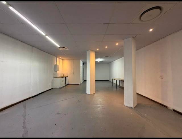 BUSINESS PROPERTY TO RENT IN HUMEWOOD